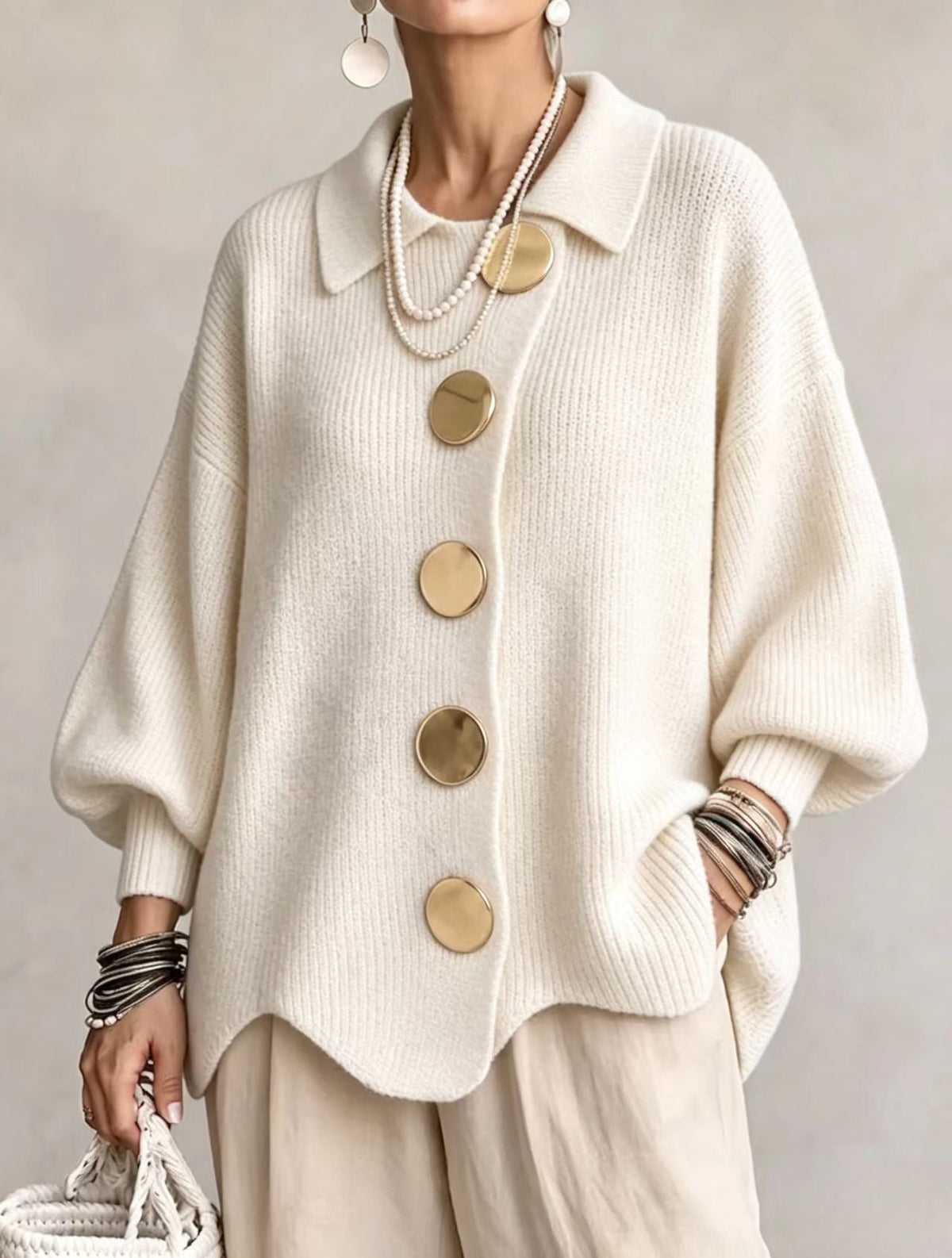 Victoire | Oversized cardigan with large golden buttons